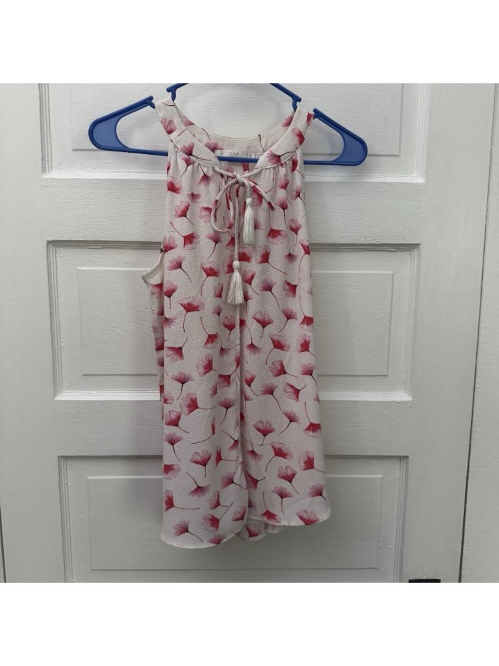 C&E Womens Size 8 Pink Floral Sleeveless Tassel Tie Keyhole Blouse Top
